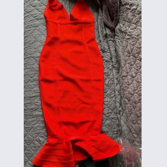 Red Mermaid Hem Bandage Midi Dress - Picture 6 of 7